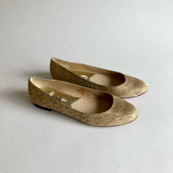 Michael Kors Cream Gold Canvas Signature Logo Flats size 7 - Picture 2 of 14